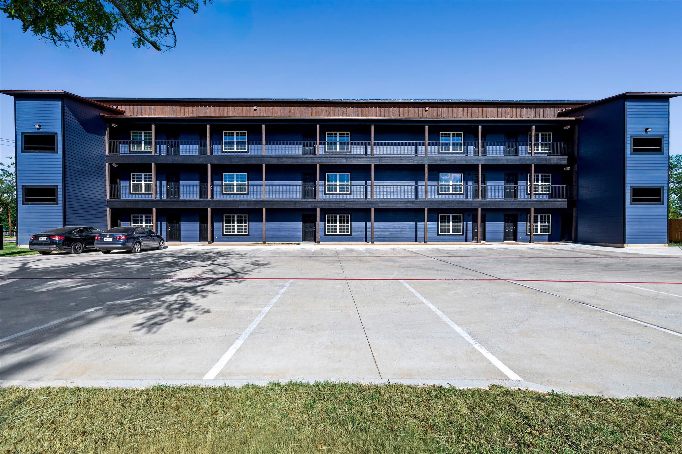 2290 W Tarleton Street – photo 1