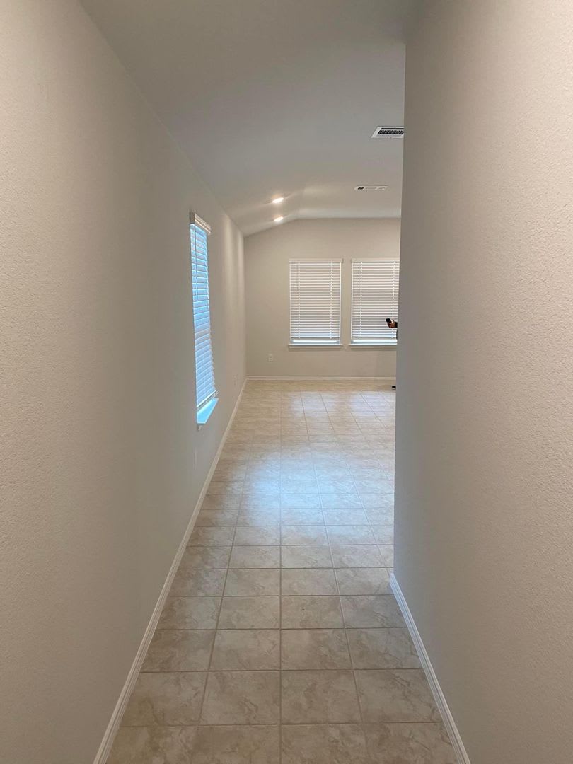 Beautiful 3 Bedroom home in Yowell Ranch – photo 2