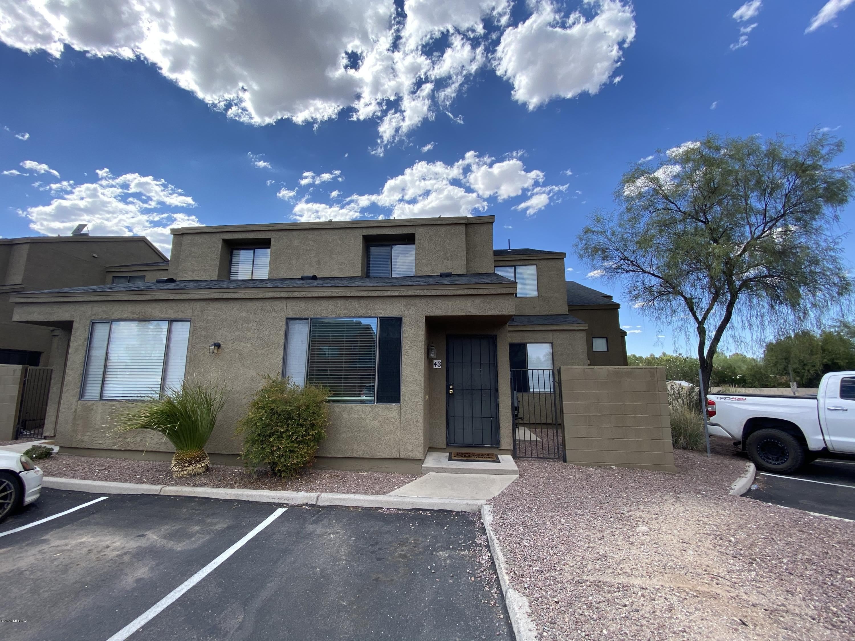 1251 E Weimer Circle – photo 3