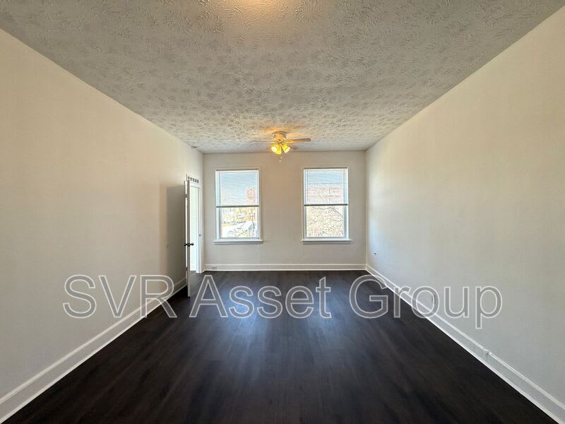 11 E. 7th St – photo 3