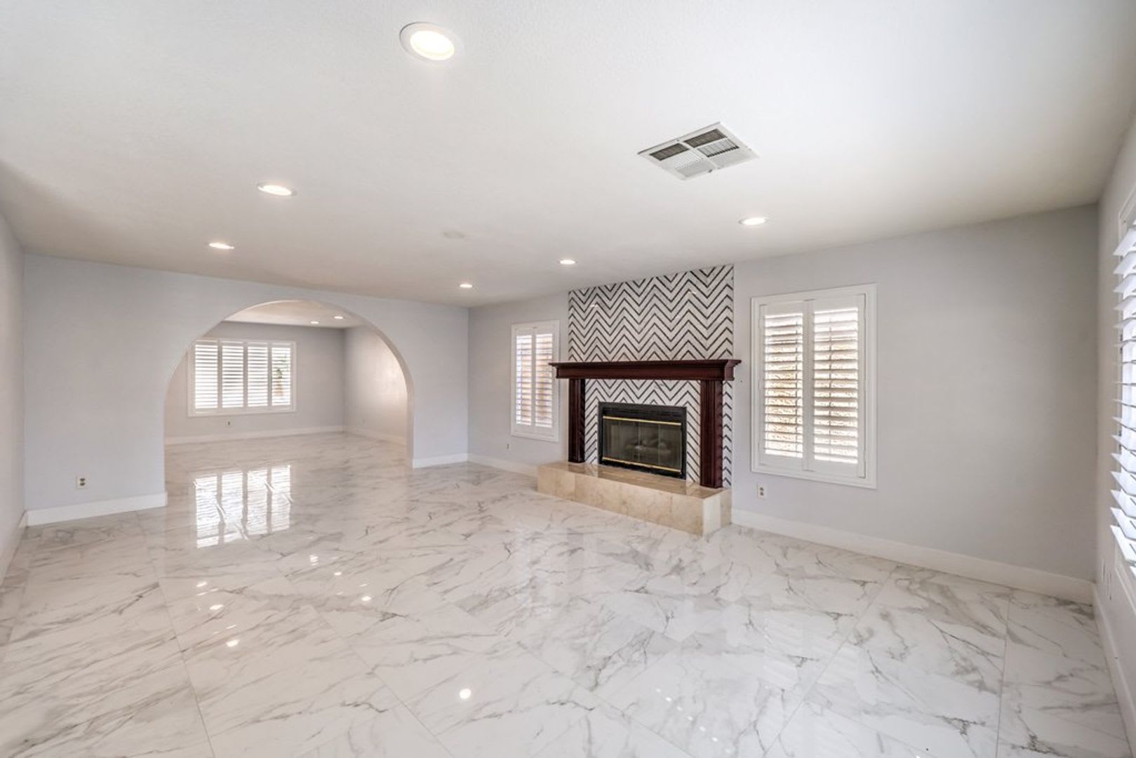 Stunning 7 Bedroom Home With Pool And Spa In Prime Las Vegas Location – photo 5