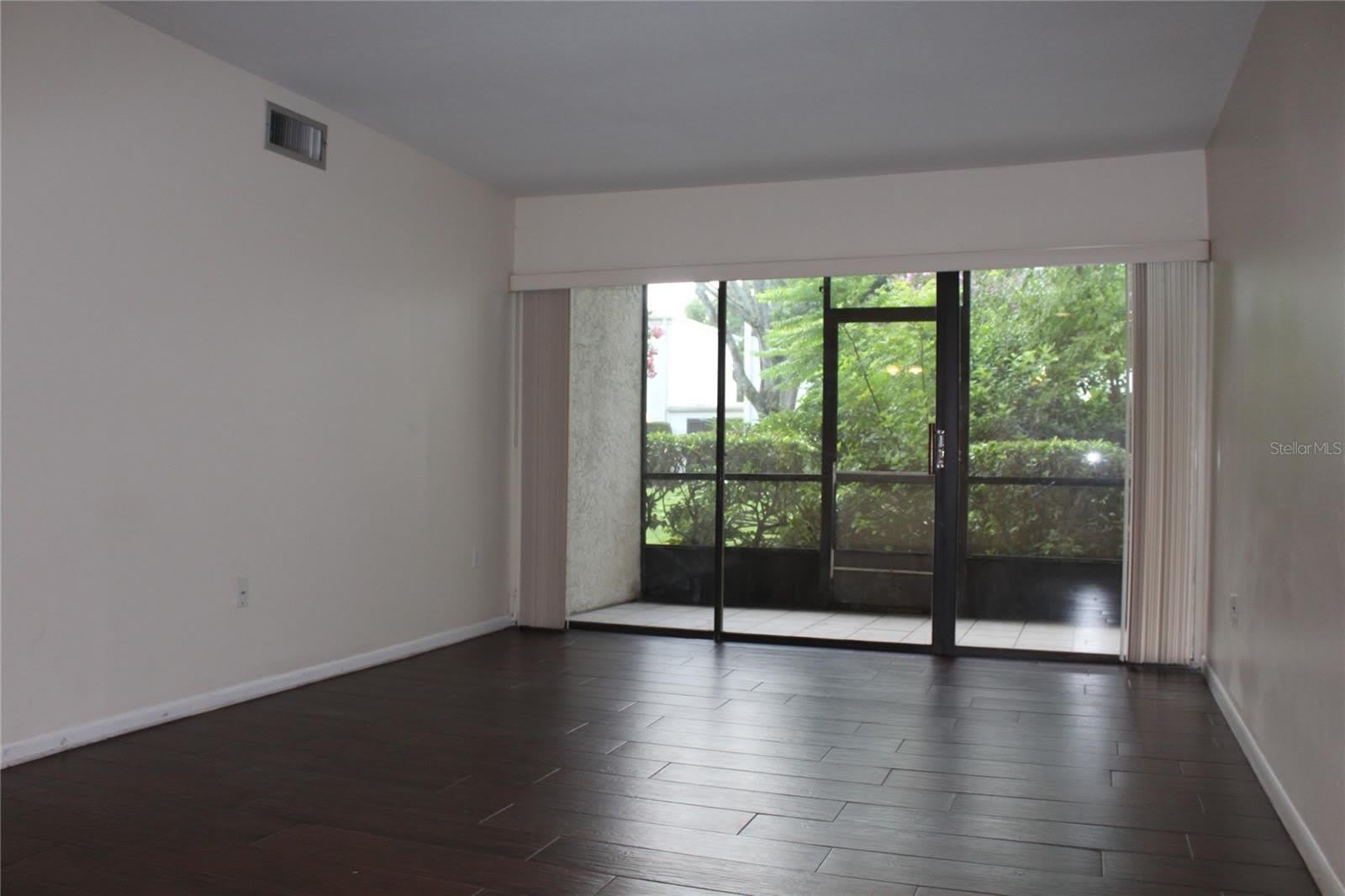 3294 S SEMORAN Boulevard – photo 3