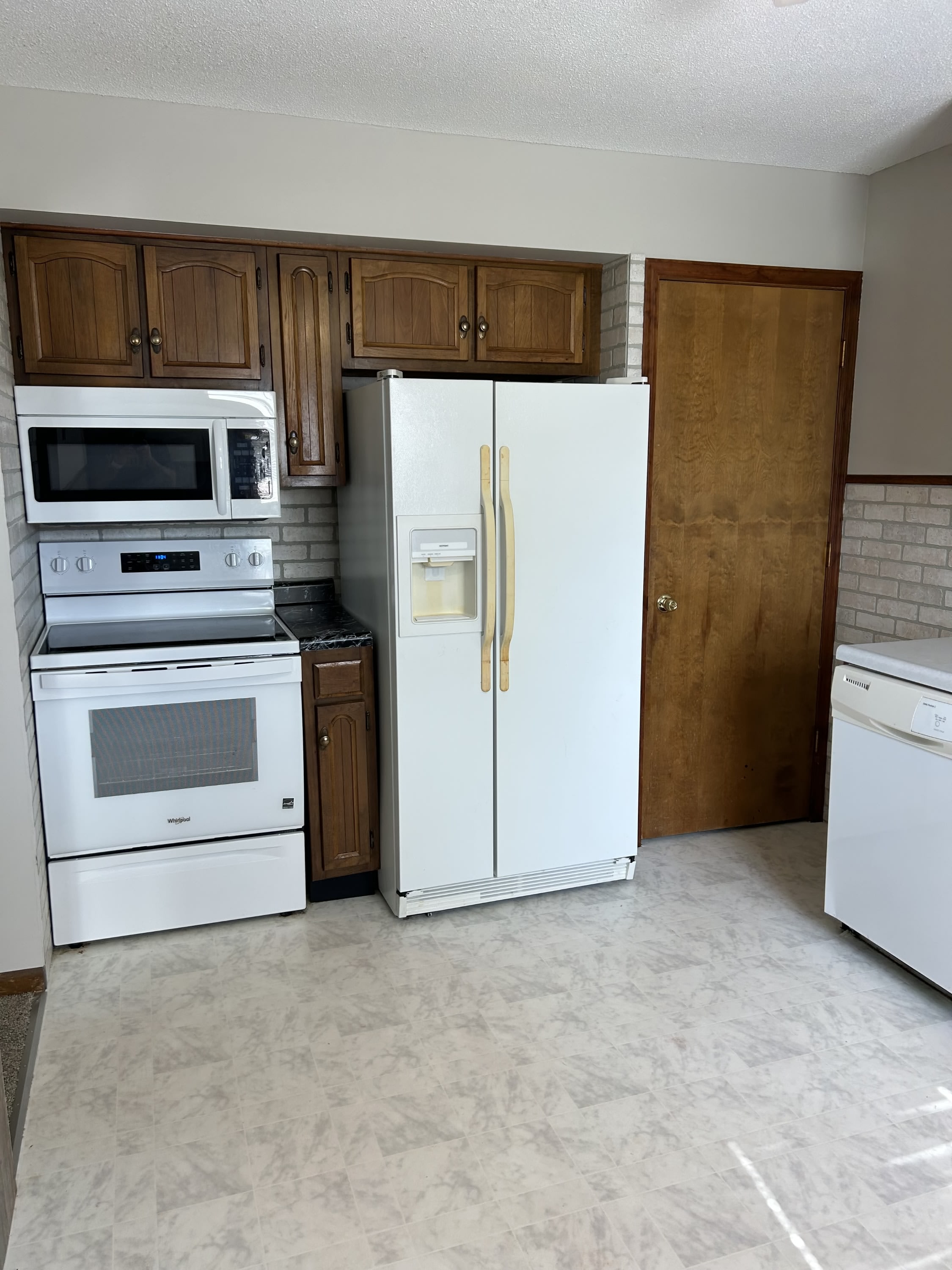 2305 Maple Boulevard – photo 2