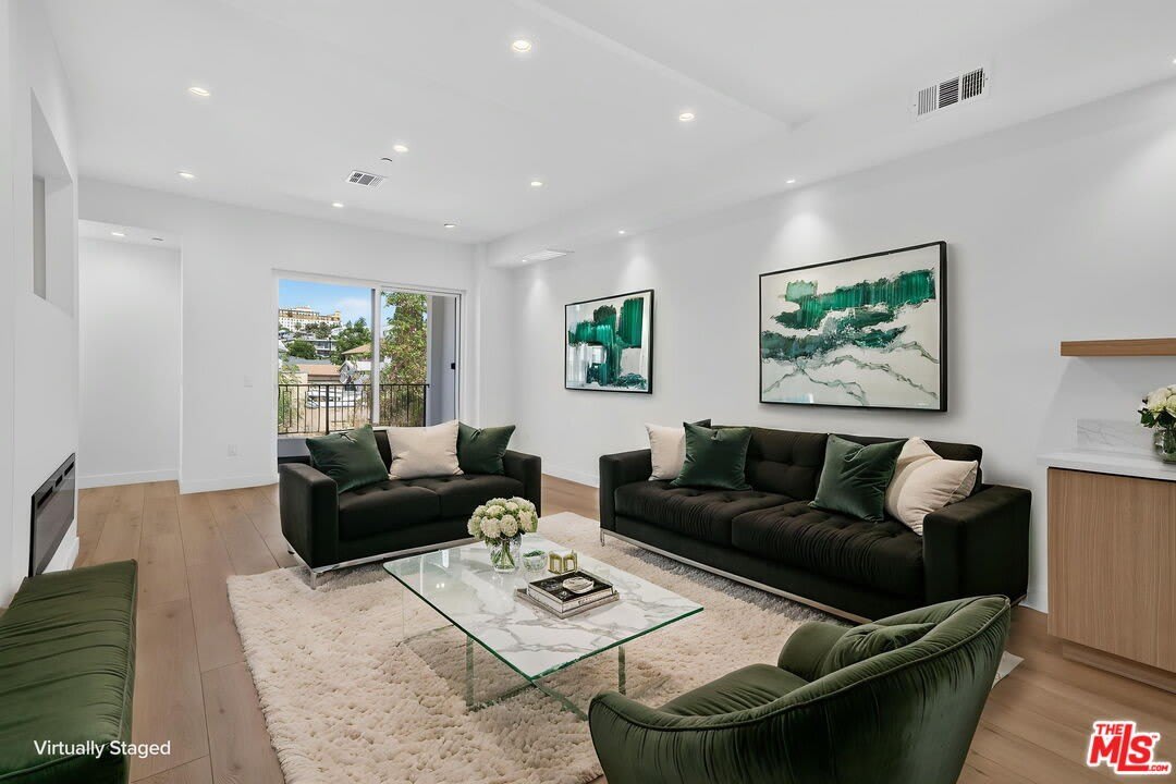 150 N Carondelet St – photo 2