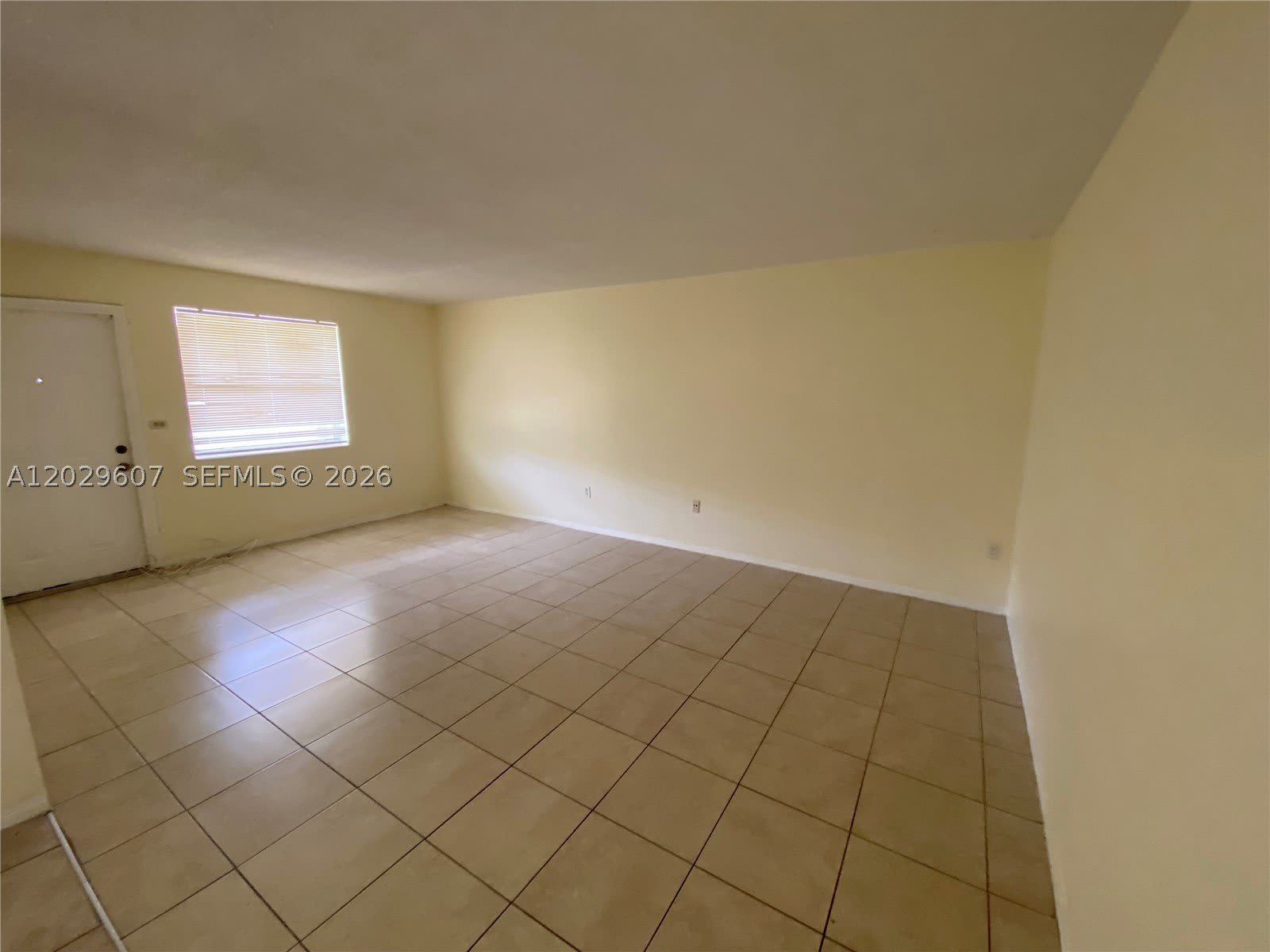 2400 NE 188th St – photo 2