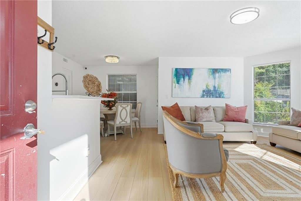 904 Wentworth Court – photo 2