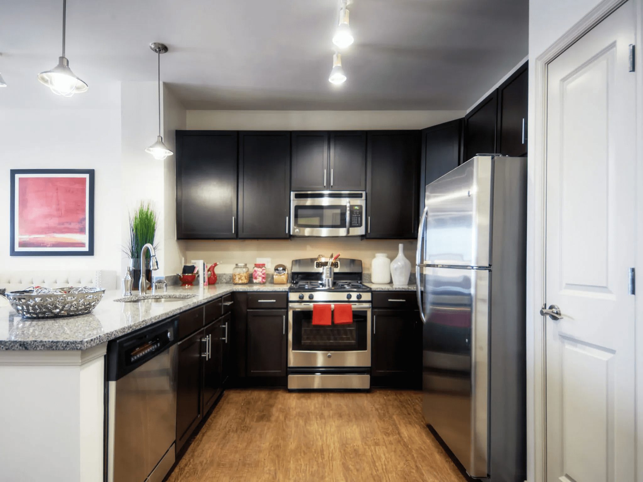 Eastside Flats Apartments – photo 2