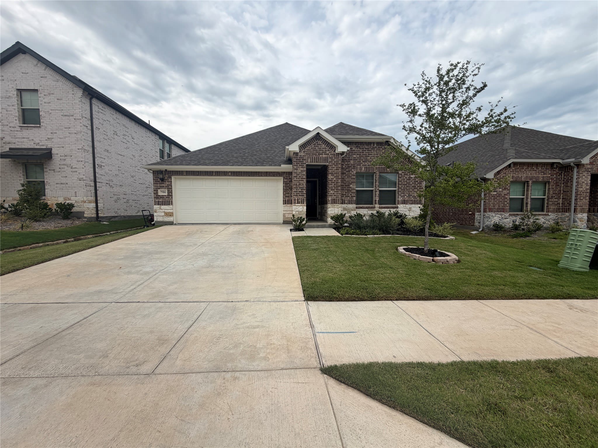 706 Easthill Drive – photo 2