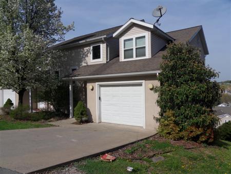 3 bedroom 2.5 bath townhome located in the Windwood Village – photo 1