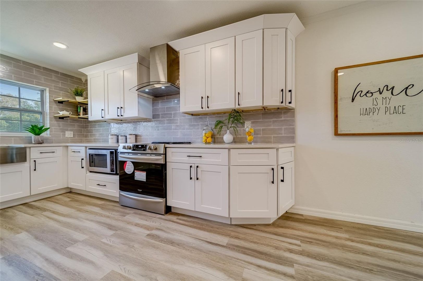3 2 2 In Seminole Completely Updated – photo 4