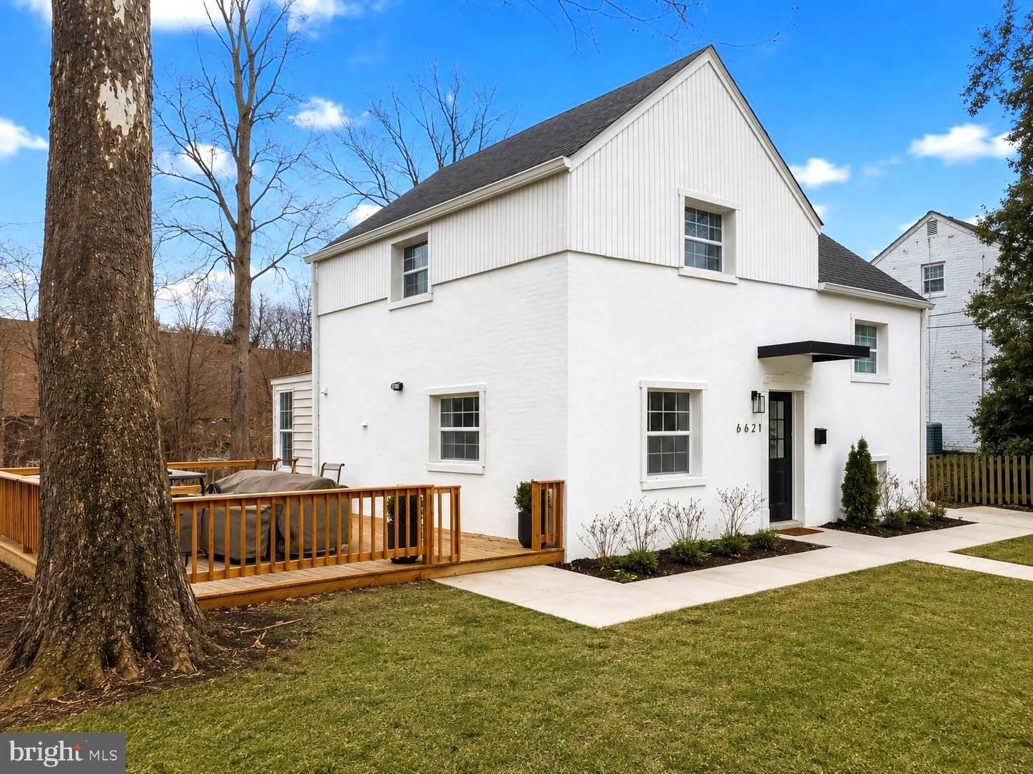 6621 HALLWOOD Avenue – photo 4