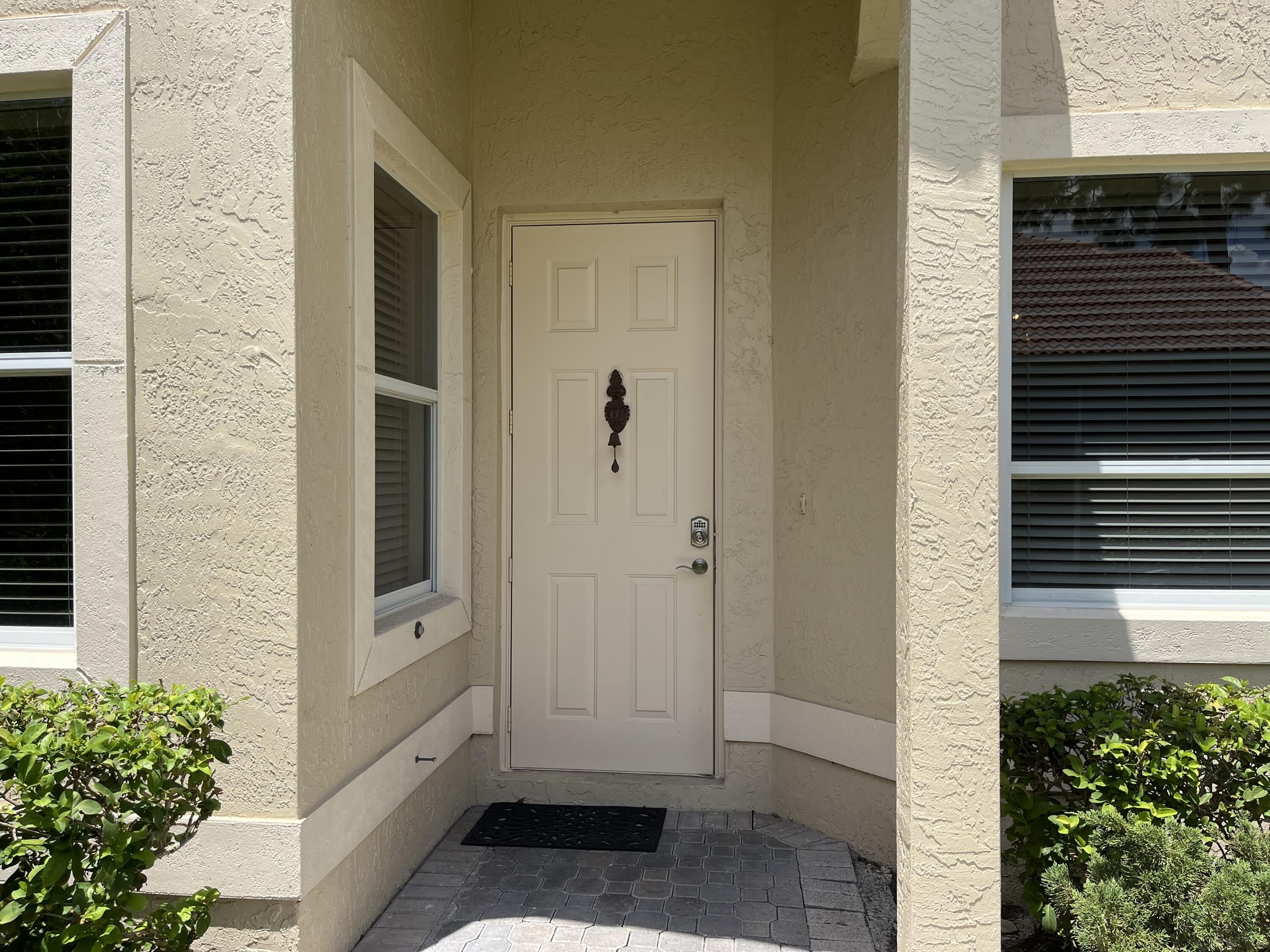 9201 Wentworth Lane – photo 4