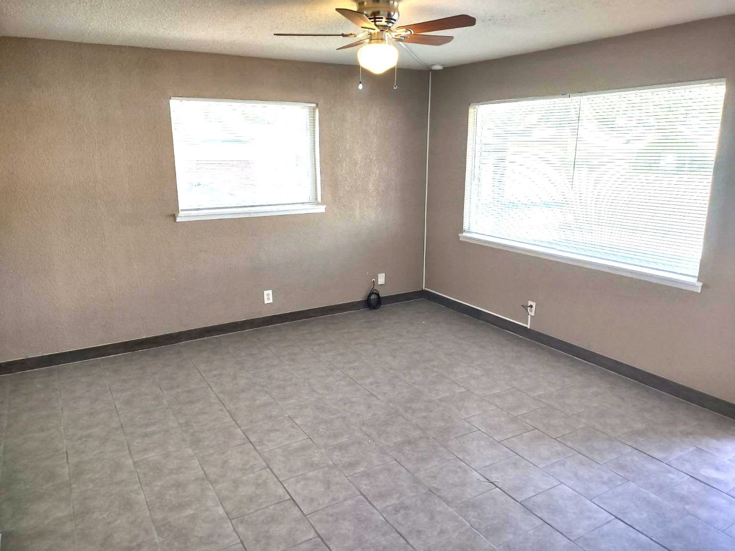 Delightful Single Level Northeast Home With Refrigerated Air Located In Quiet Neighborhood – photo 2