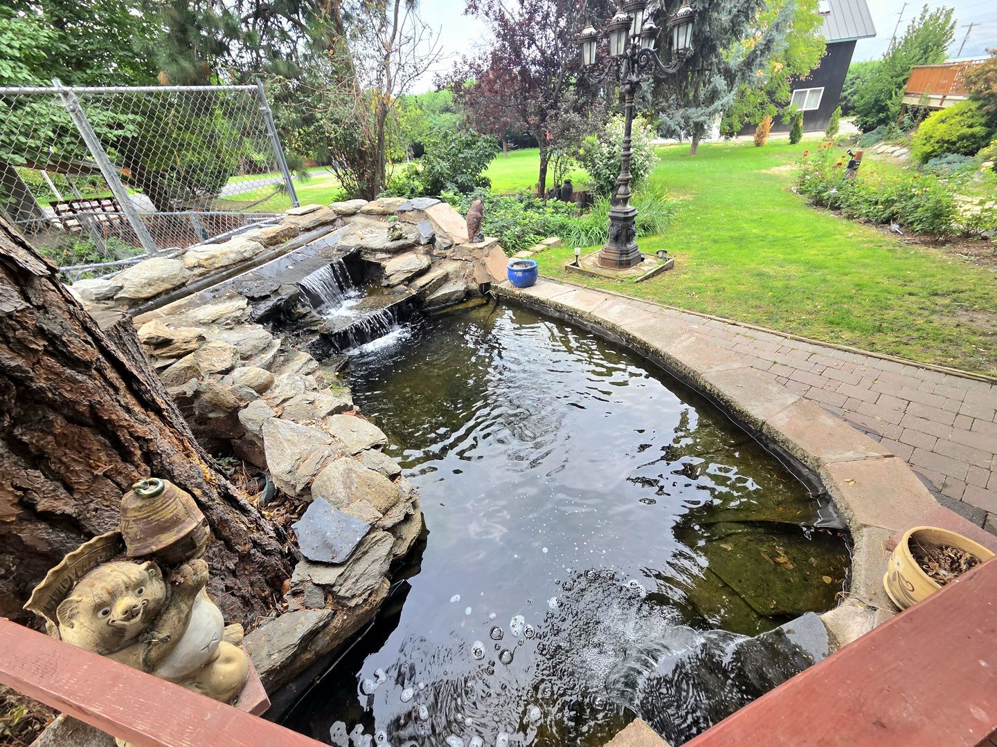A Hidden Retreat with a Truly Magical Backyard! – photo 2