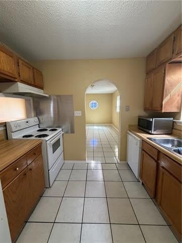 9411 DINKINS Street – photo 4