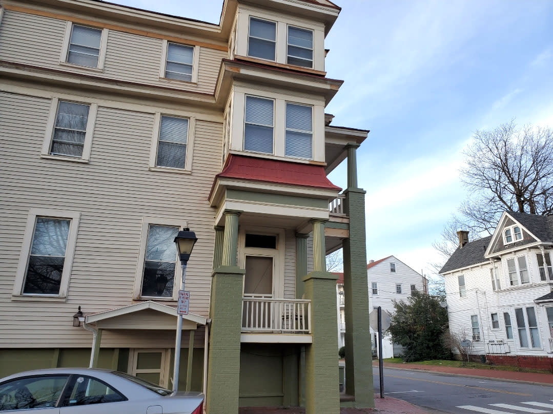 818 Dinwiddie St – photo 4