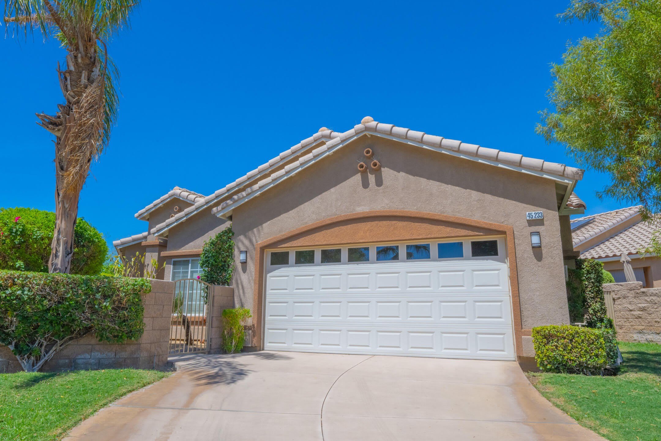 45233 Big Canyon Street – photo 2