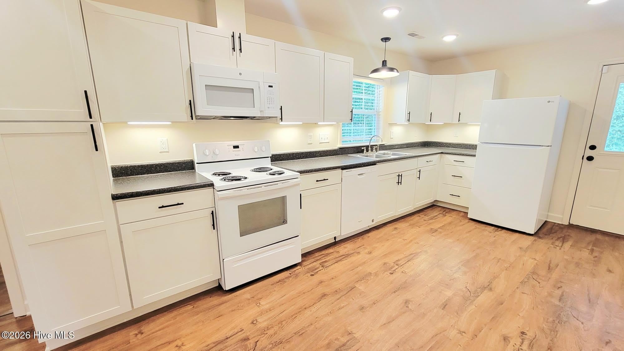 408 Pine Hills Drive – photo 4