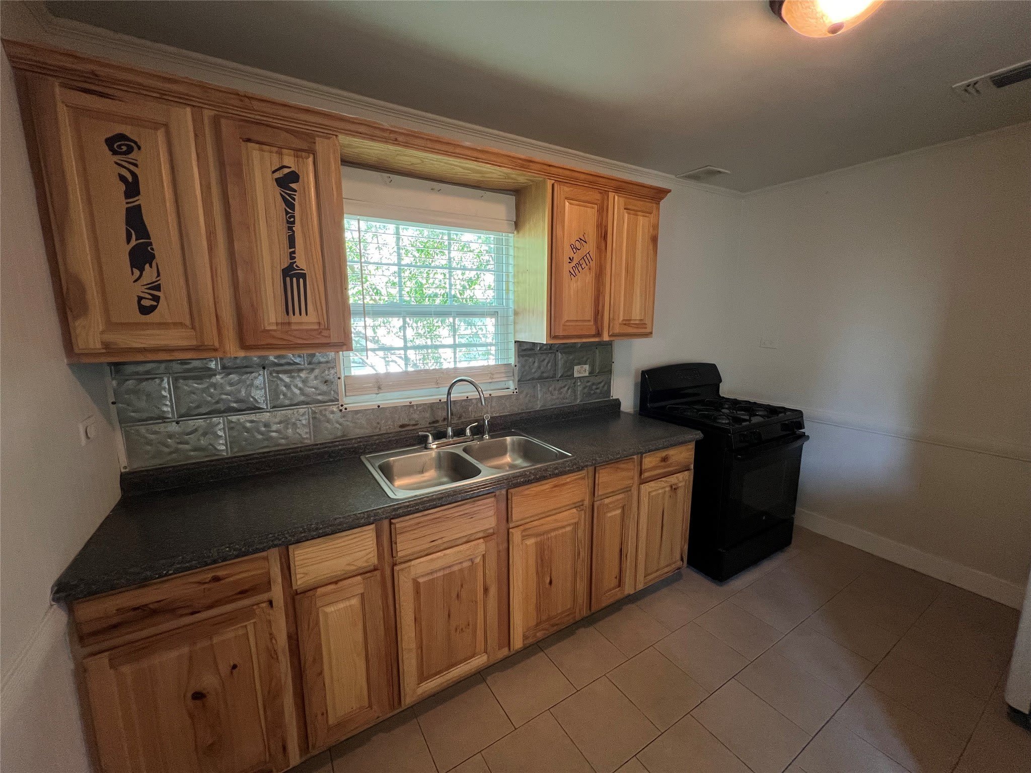 118 N Mckown Avenue – photo 4
