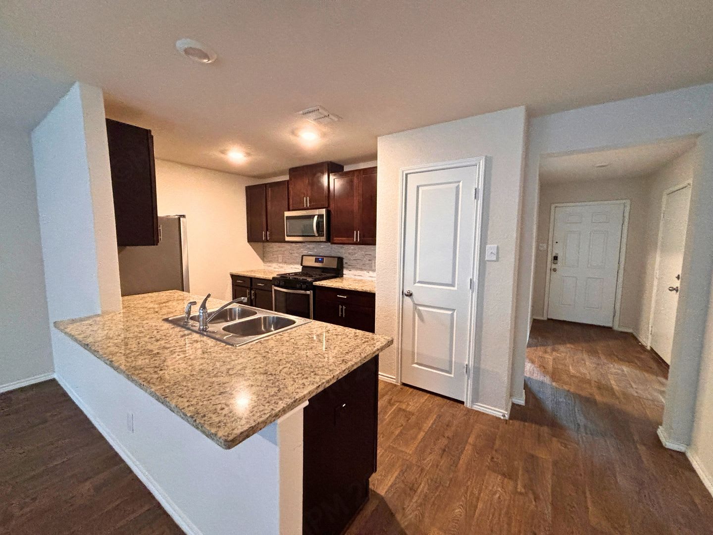 Move-In Special. 1 Month Free Rent with a 12-month lease – photo 3