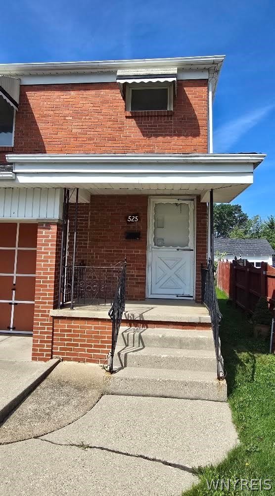 525 Huxley Drive – photo 2