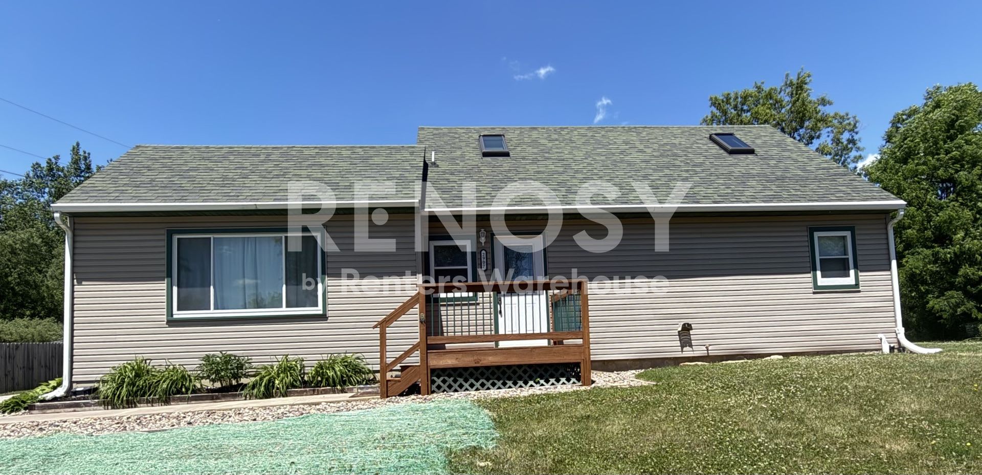 Availablae July 1st 4 Bedroom 2 Bath Single Family Home in Rochester – photo 1