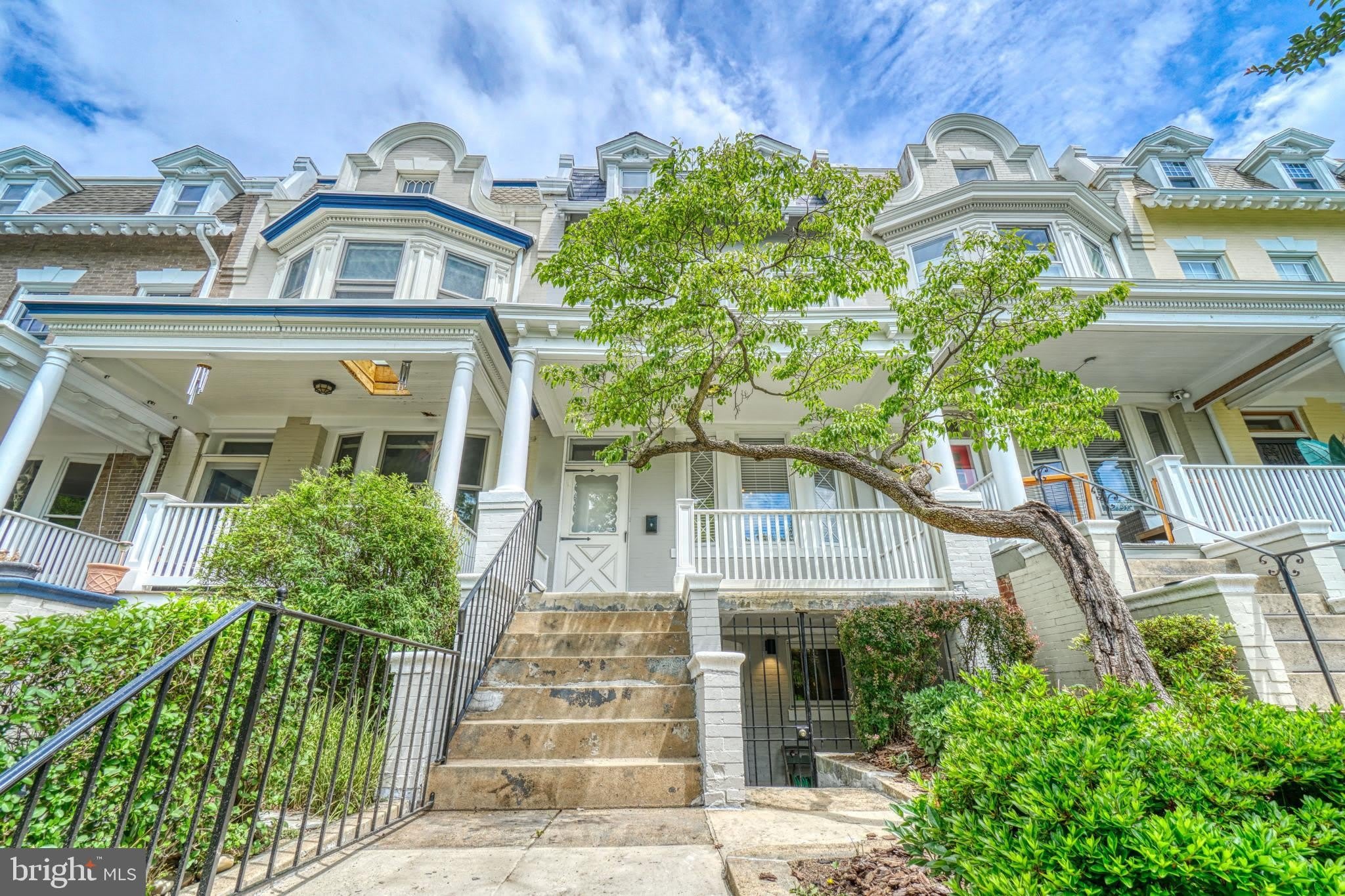 1821 Kilbourne Place Nw – photo 1