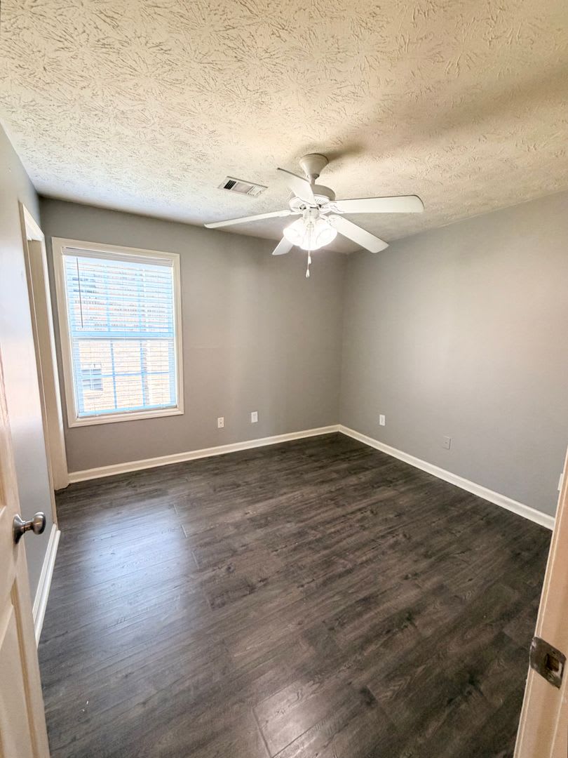 Available For Short Term Or Long Term Lease – photo 5