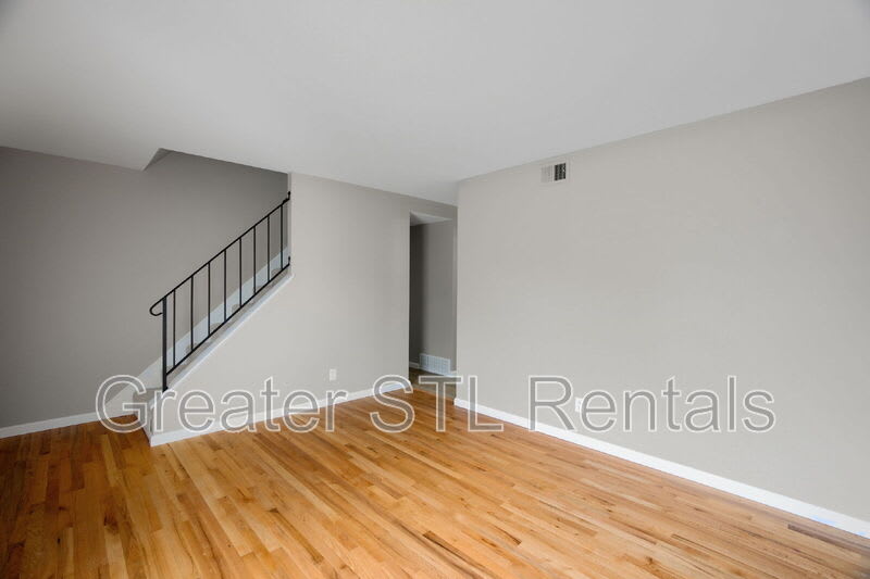 2115 Campus Dr – photo 5