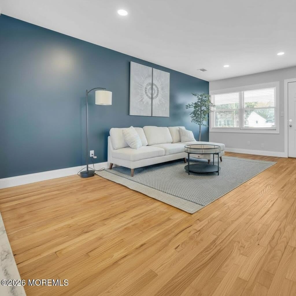 1145 Roe Avenue – photo 3