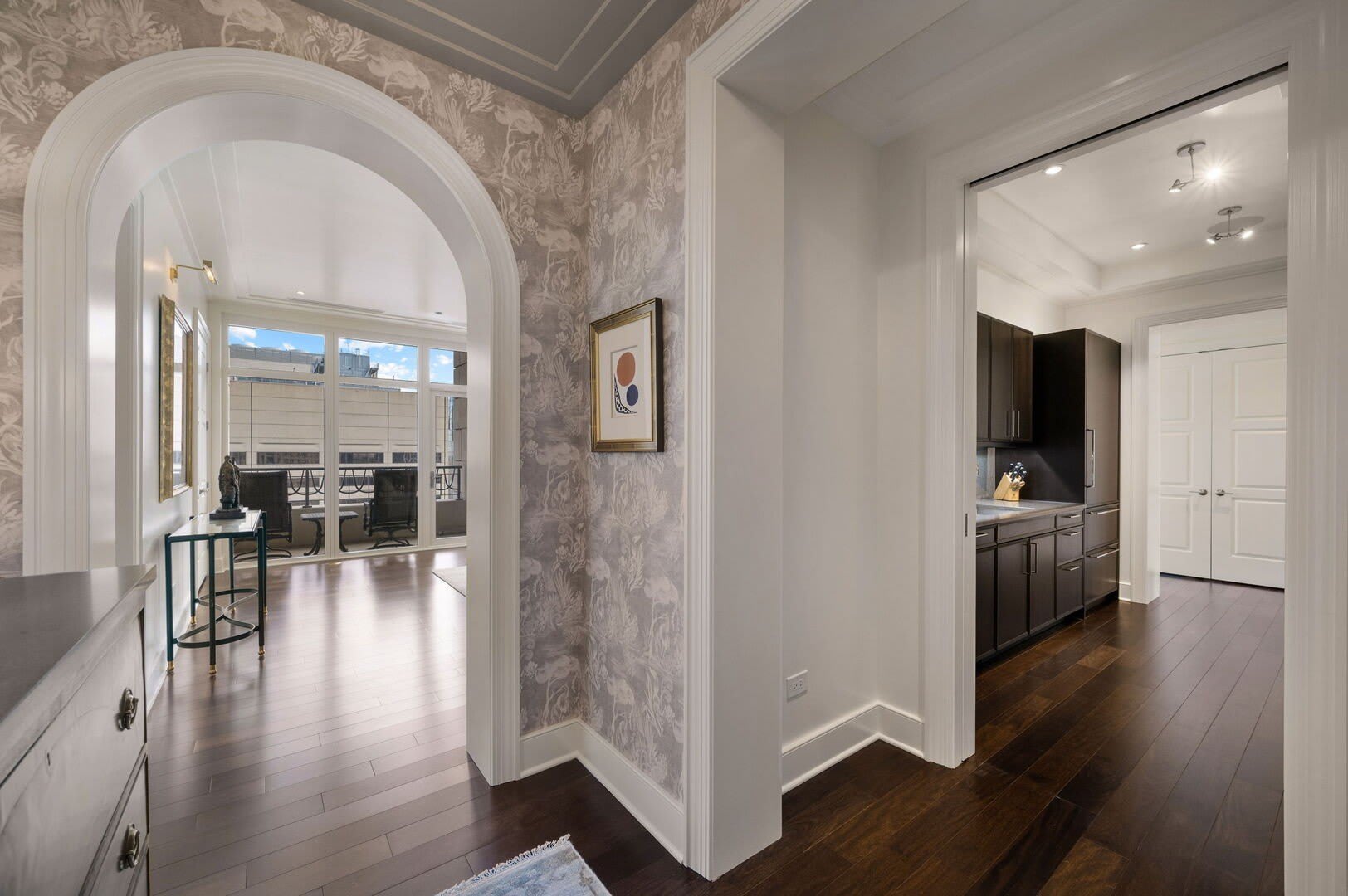 118 E Erie Street – photo 5