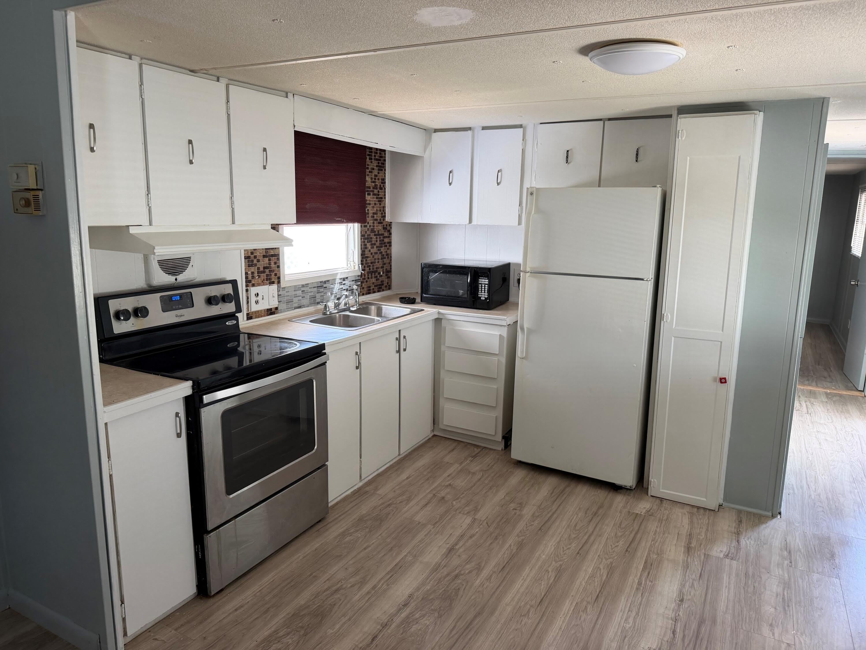 5504 Lagoon Drive – photo 2