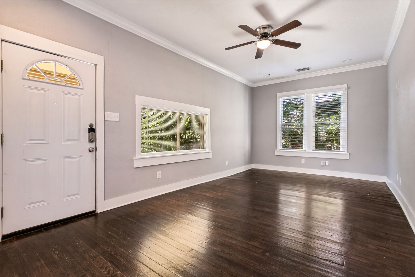 CHARMING DIGNOWITY HILL CRAFTSMAN – photo 5