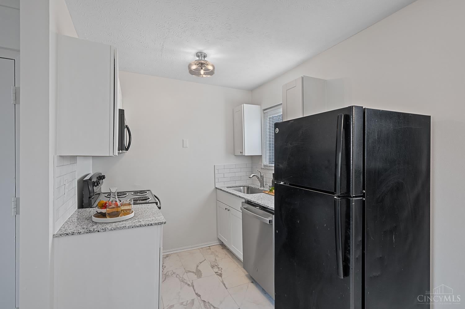 2638 Stanton Avenue – photo 4