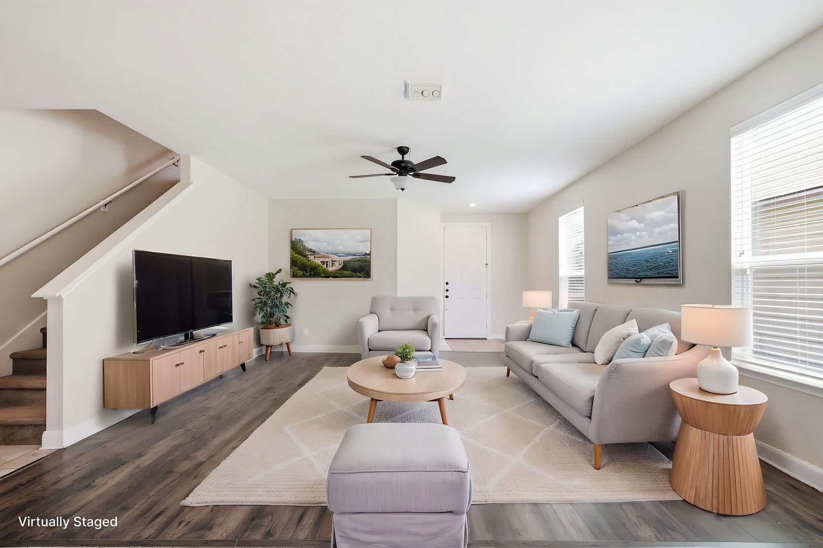 ***MOVE-IN SPECIAL: ONE WEEK FREE***Updated Two-Story Near Lackland AFB with Loft – photo 2