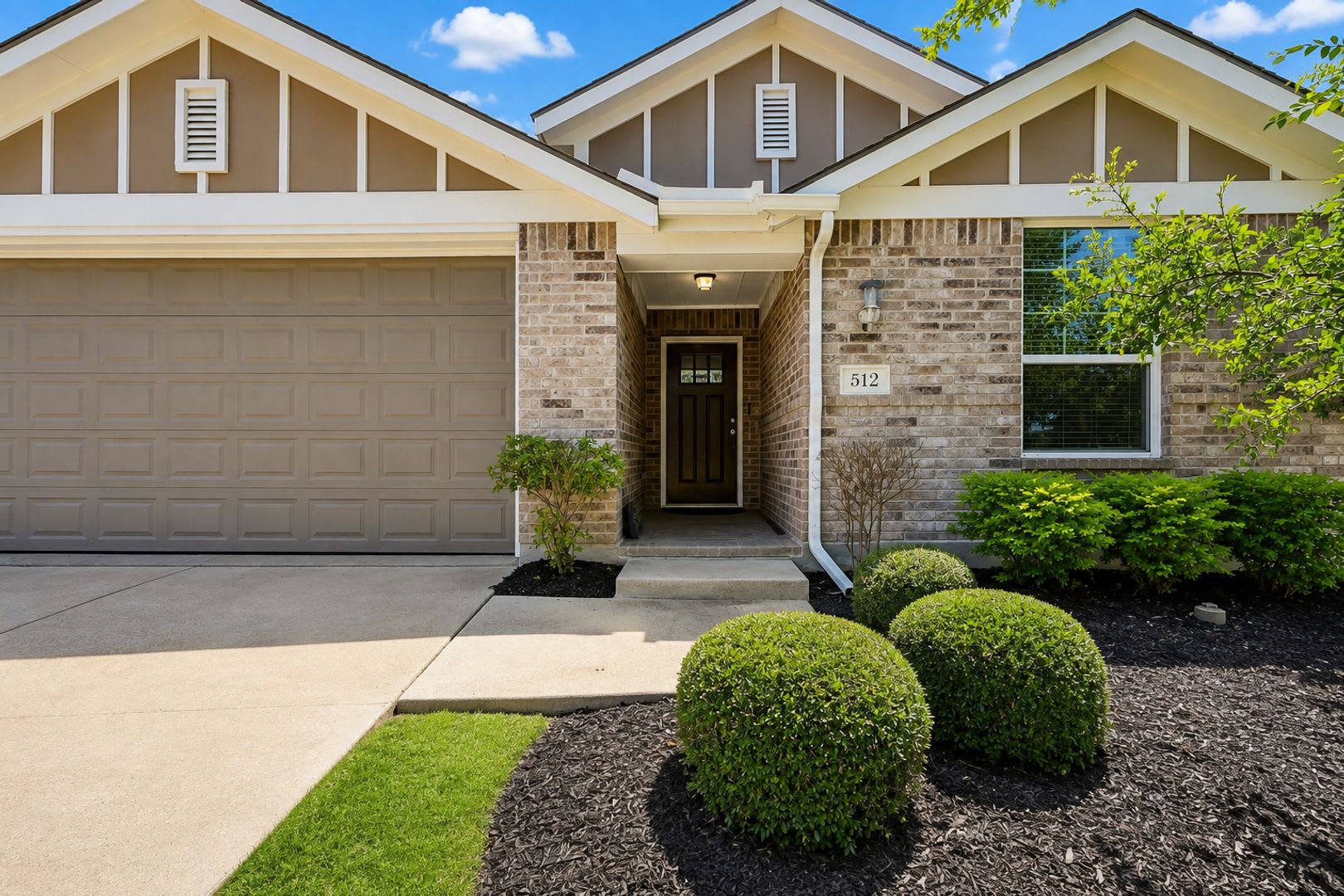 Exquisite 4-Bedroom Home in the Prestigious Light Farms Neighborhood – photo 3