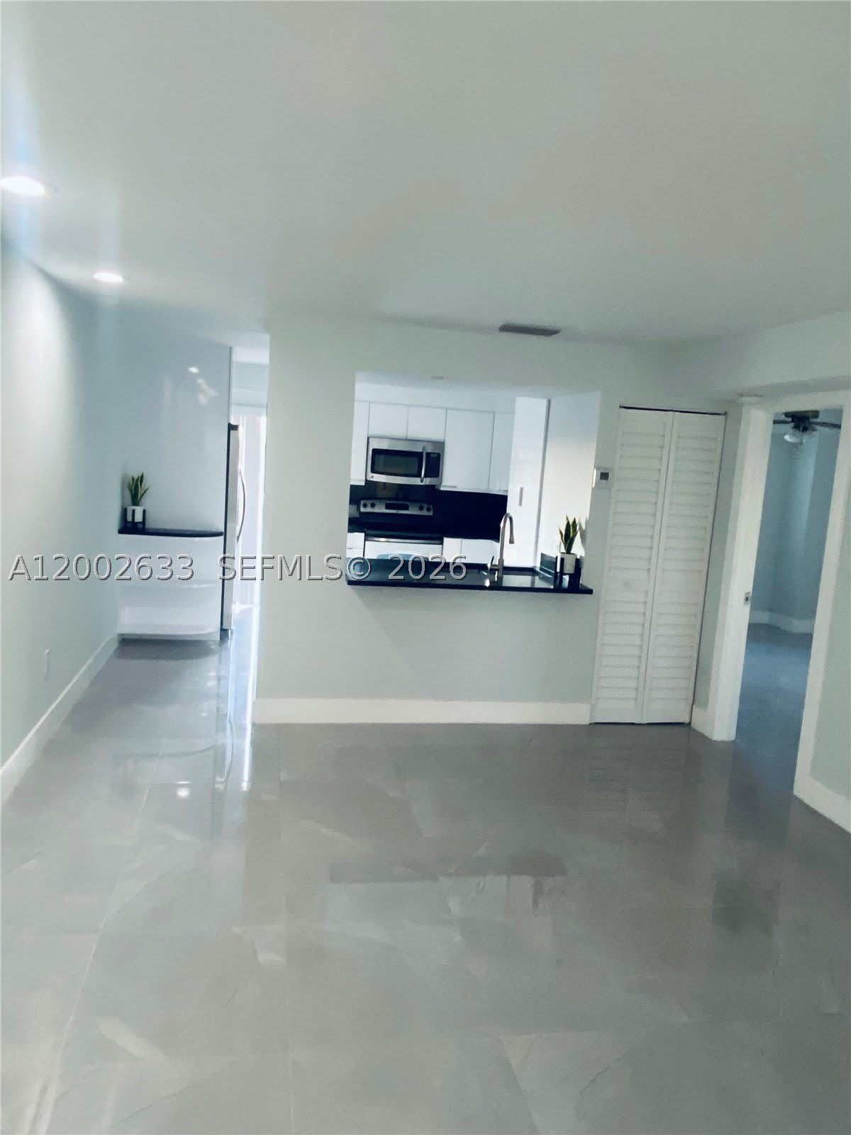 199 SW 12th Ave – photo 5