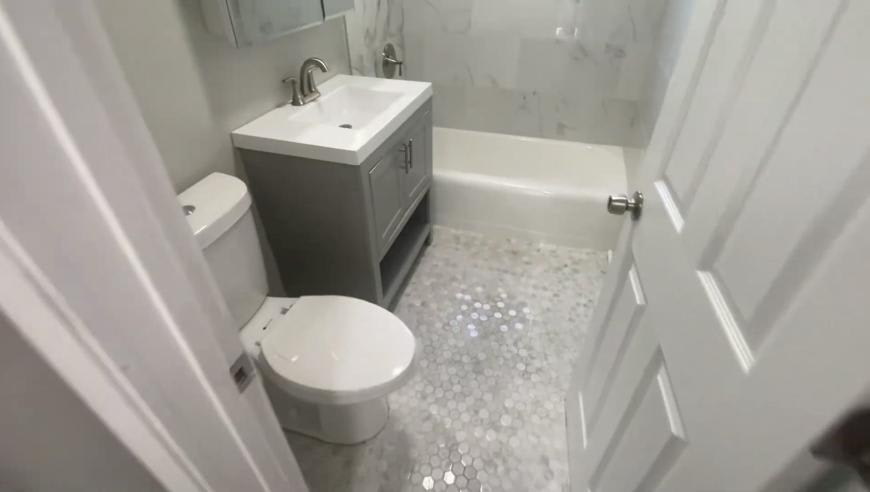 1321 West Sherwin Avenue – photo 3