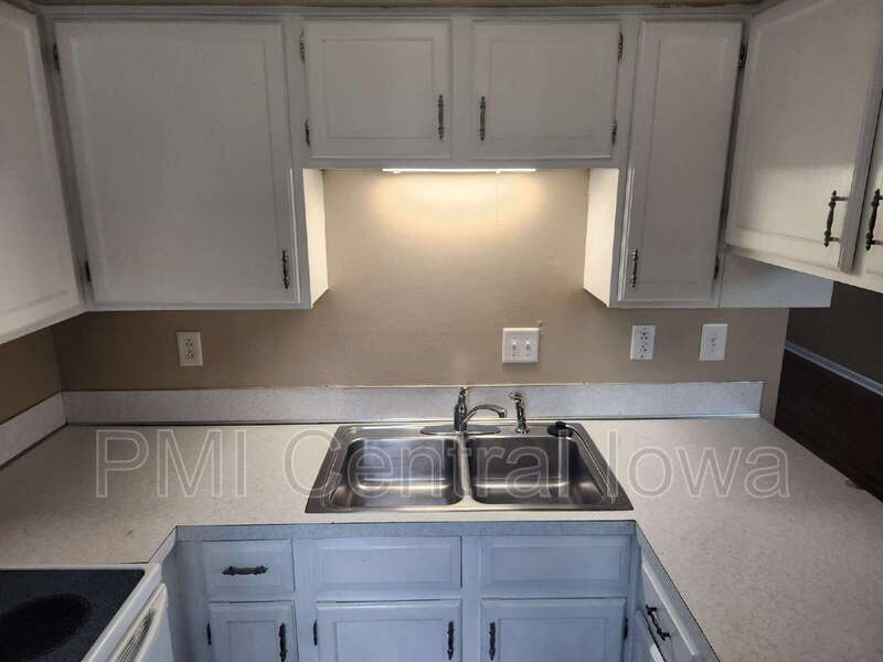 1010 Linden Dr – photo 3