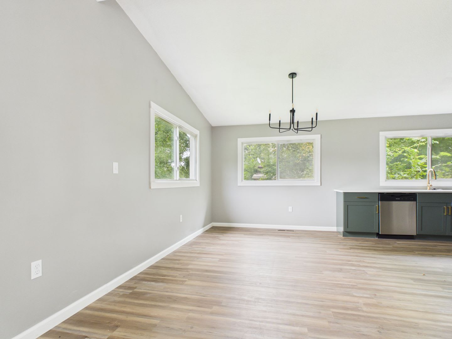 808 E Clark St – photo 3