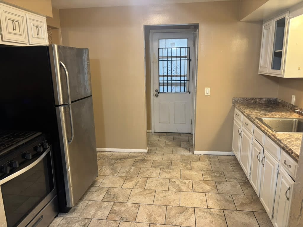 8610 Jeffries Avenue – photo 4