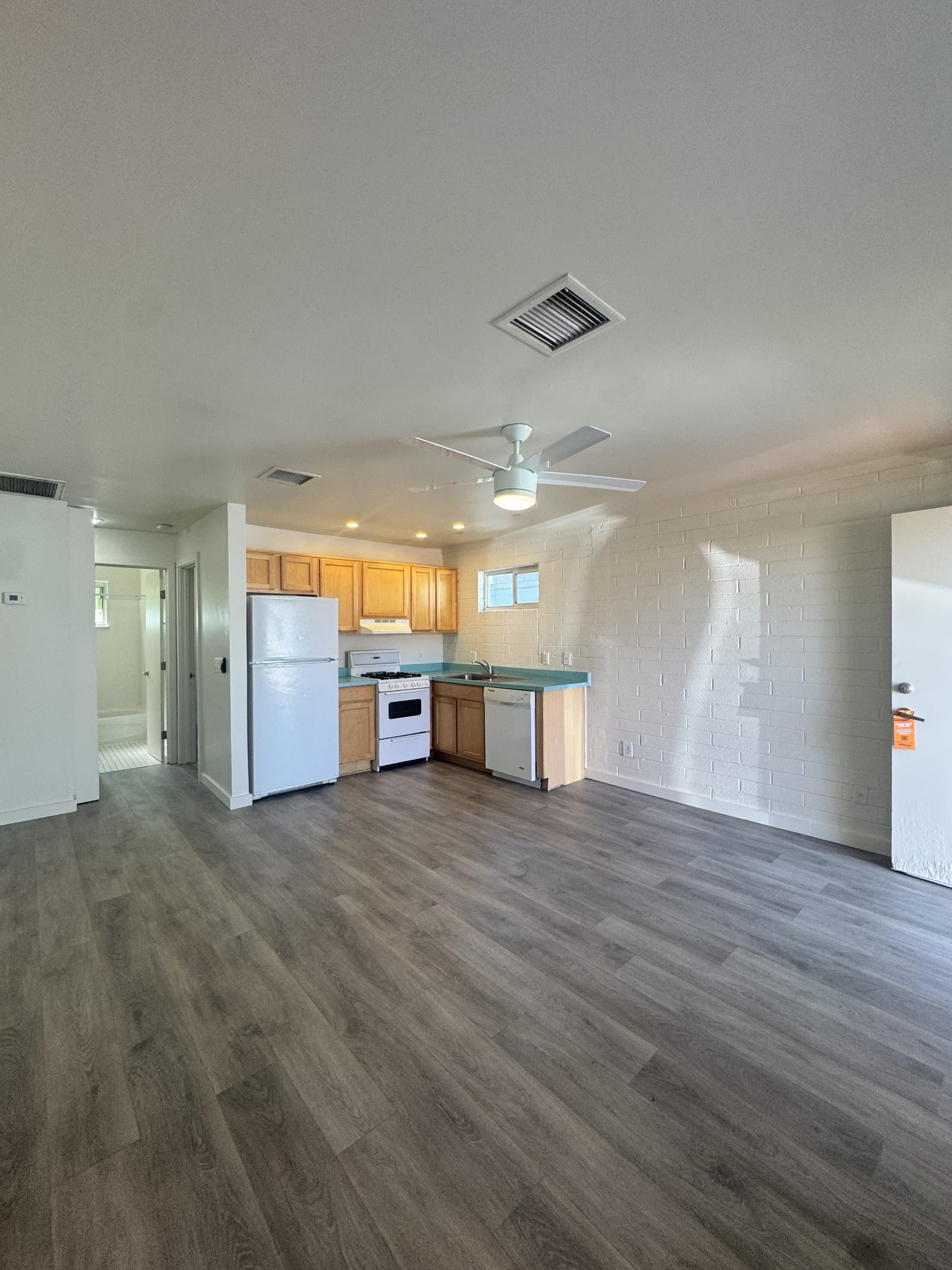 805 E Garfield 3 – photo 2