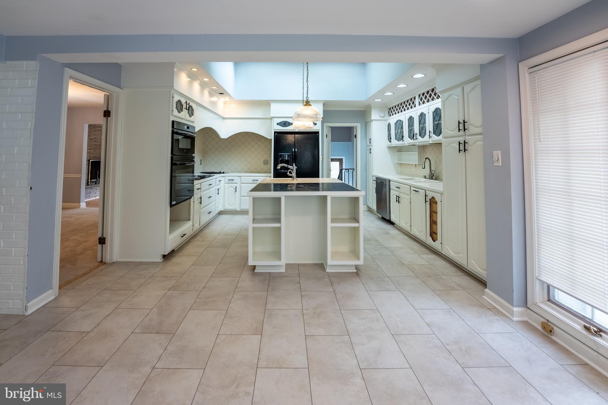 6438 WOODVILLE Drive – photo 4