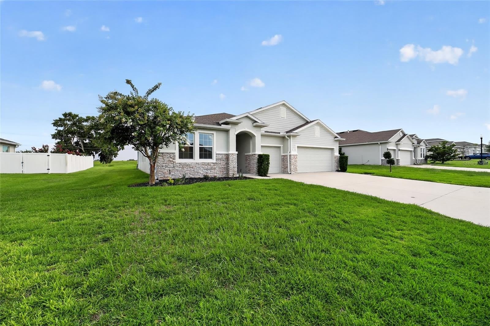 4572 SW 65TH Place – photo 3