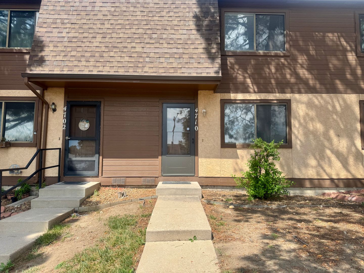Two story 2 bedroom townhome centrally located! – photo 2