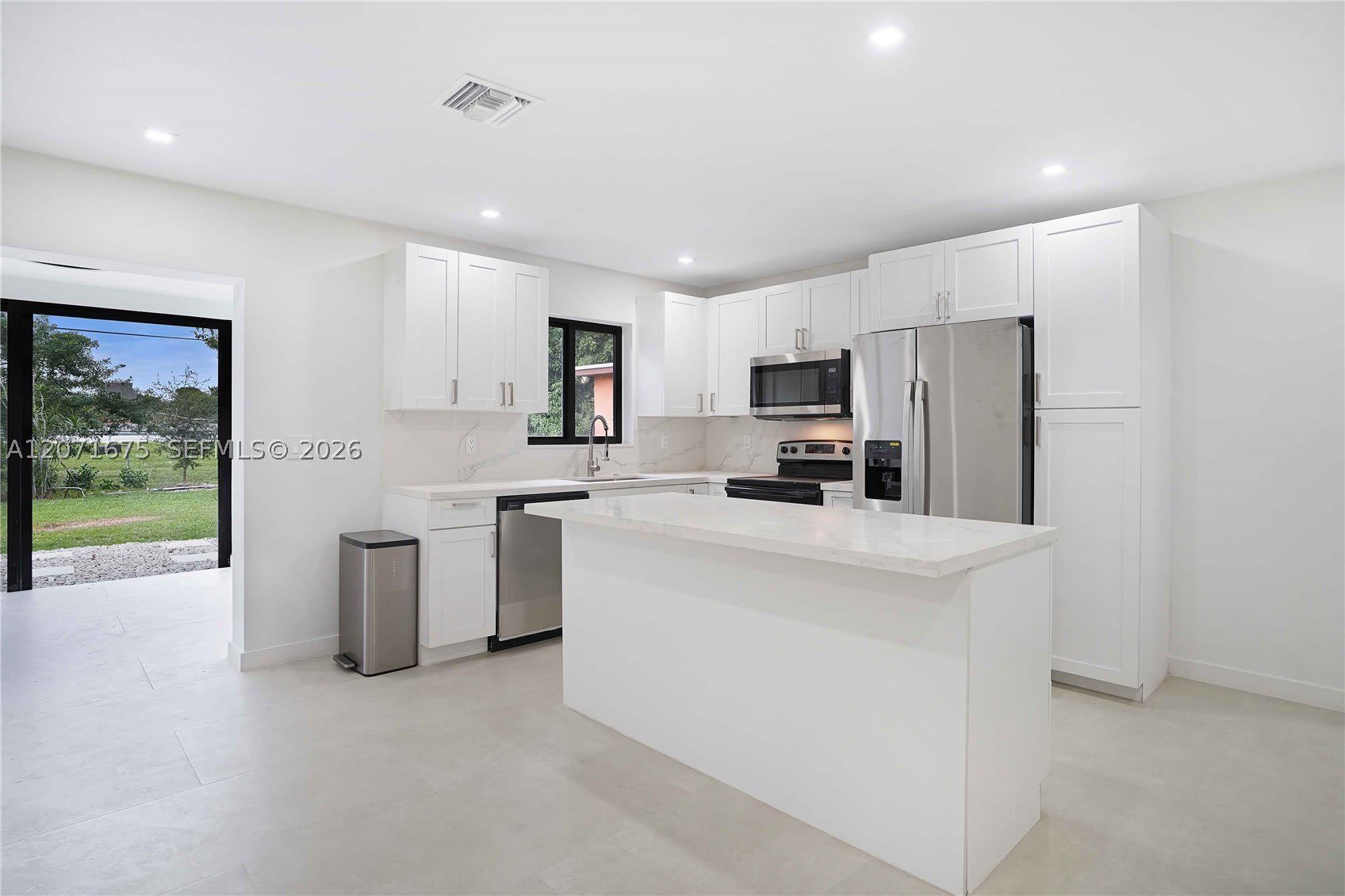 2230 N 62nd Ave – photo 3