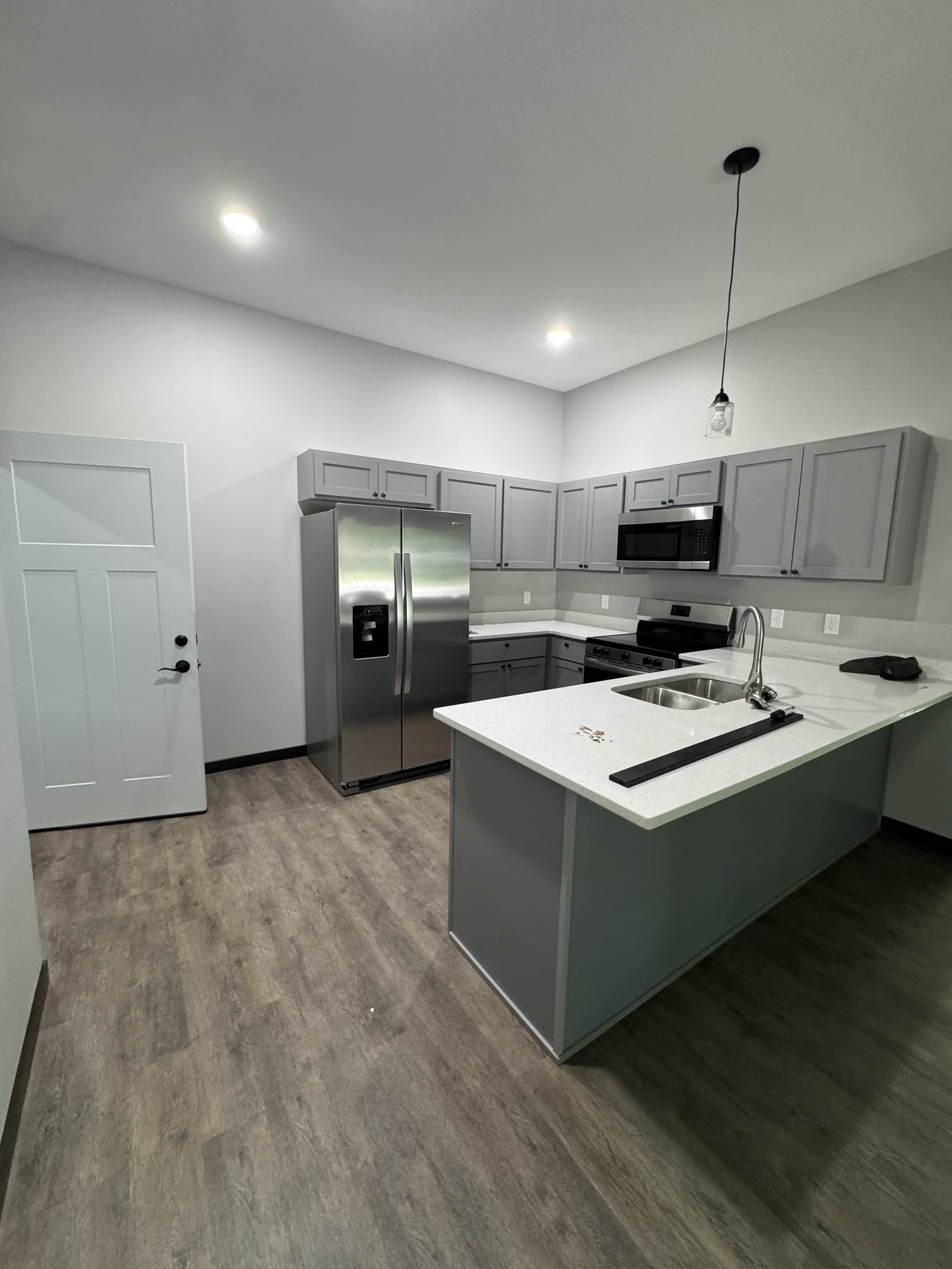 520 6th St – photo 3