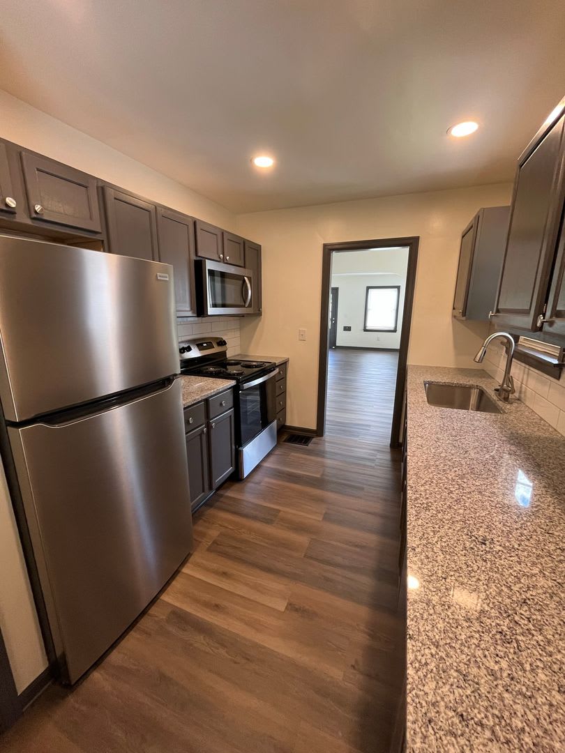 Updated 2 Bedroom 1 1 2 Bath Home With Fenced In Backyard 1 Car Garage – photo 3