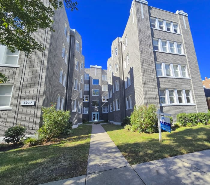 1217 Colonial Avenue – photo 1