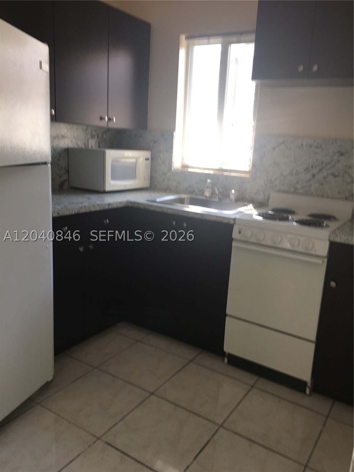 960 Biarritz Dr – photo 4